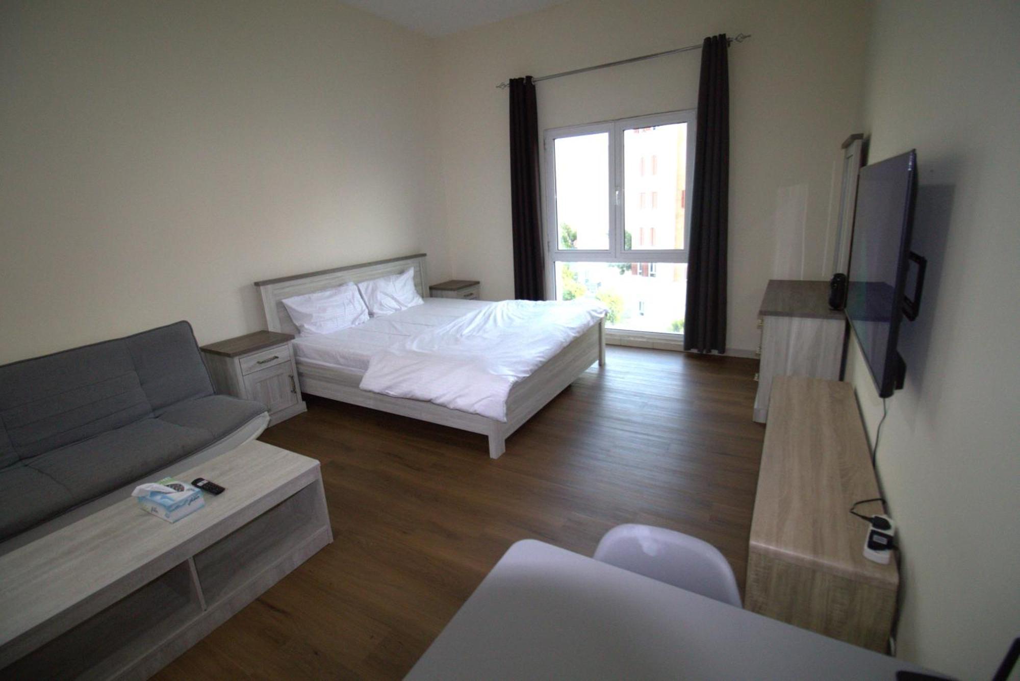 Druvya Homes, Bld Dg059, Street No,4 Discovery Gardens, Close To The Gardens Metro 3 Minutes Walkable *