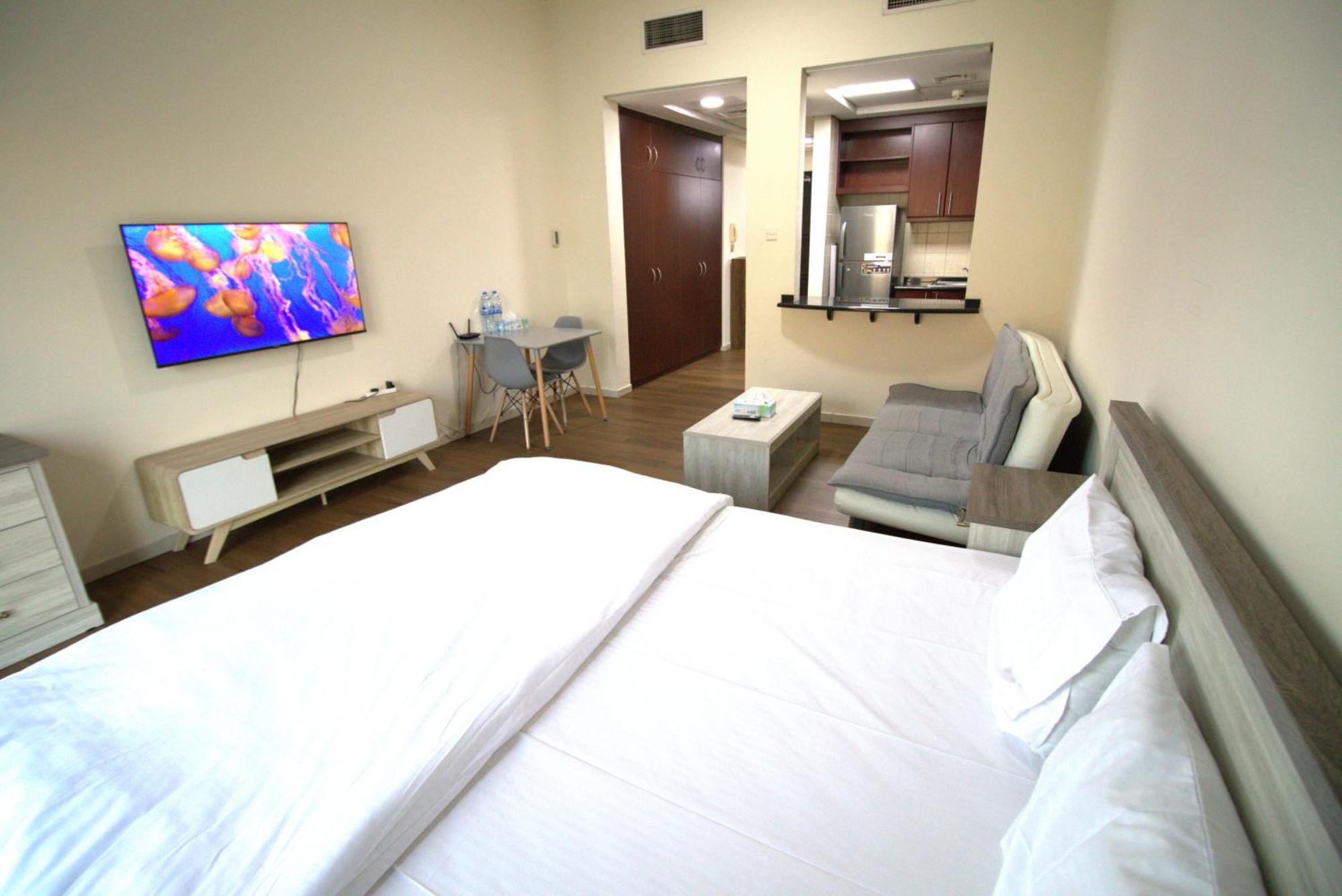 Apartment Druvya Homes, Bld Dg059, Street No,4 Discovery Gardens, Close To The Gardens Metro 3 Minutes Walkable *