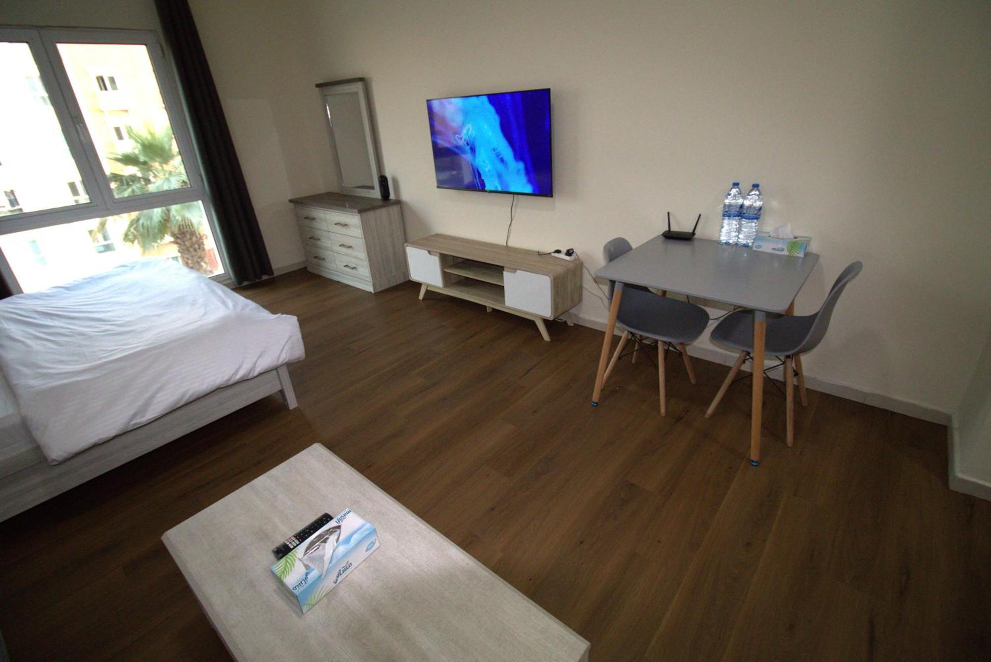 Druvya Homes, Bld Dg059, Street No,4 Discovery Gardens, Close To The Gardens Metro 3 Minutes Walkable Apartment