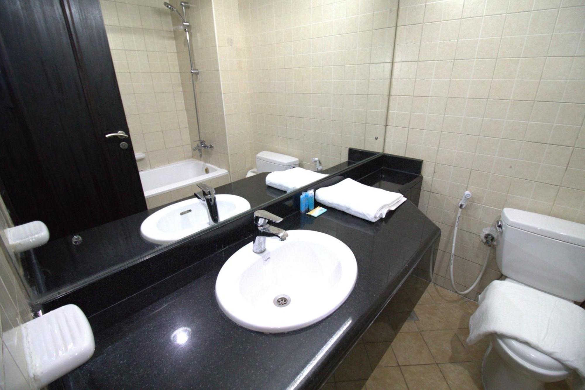 Apartment Druvya Homes, Bld Dg059, Street No,4 Discovery Gardens, Close To The Gardens Metro 3 Minutes Walkable